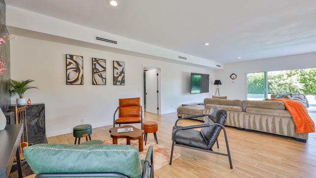 73042 Willow Street, Palm Desert CA: https://media.crmls.org/mediaz/30368dfb-42ba-4fe4-9bdf-df9ea63d4421.jpg