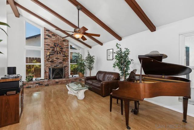 1454 Lantana Avenue, Chula Vista CA: https://media.crmls.org/mediaz/30368f21-3ea2-417a-8001-77cadca775dd.jpg