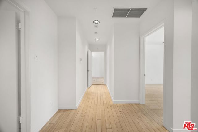 3133 Barbydell Drive, Los Angeles CA: https://media.crmls.org/mediaz/303766c3-00b6-4b3b-9fb0-64c9e7a61e82.jpg