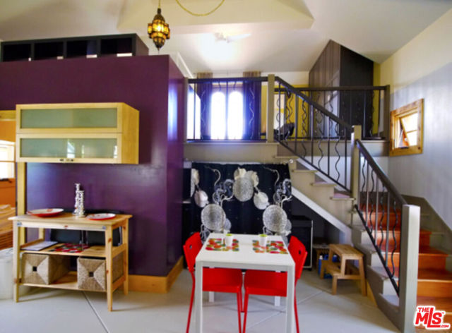 100 N Arden Boulevard, Los Angeles CA: https://media.crmls.org/mediaz/303811f0-7cf1-4be5-87ee-93ddbc3d2f92.jpg