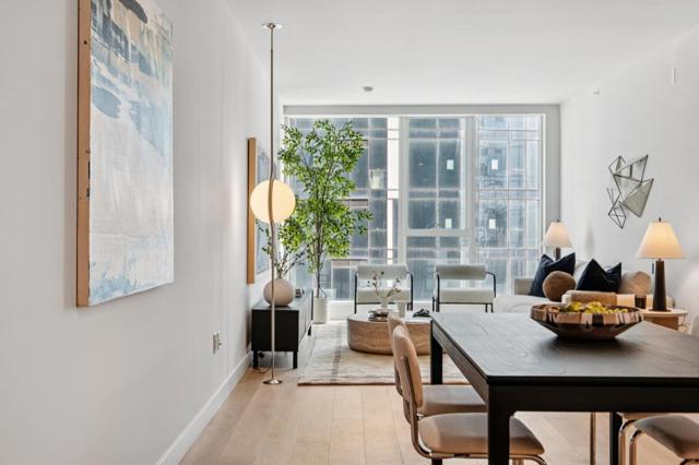 188 W Saint James Street, San Jose CA: https://media.crmls.org/mediaz/303a11ee-1eb8-412a-bbc4-21329ad4abd9.jpg