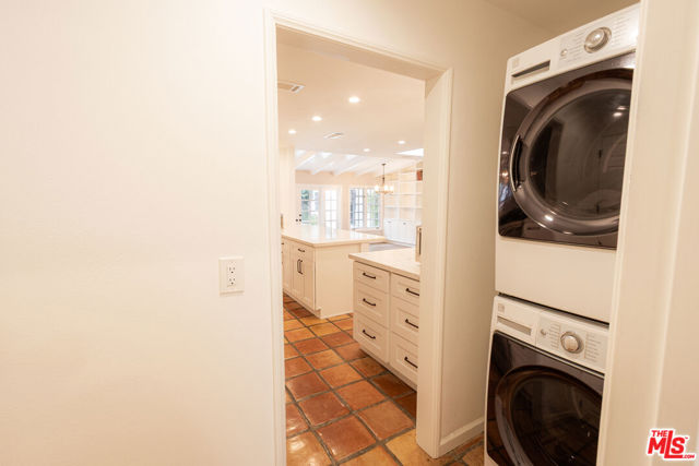 8510 Capistrano Avenue, West Hills CA: https://media.crmls.org/mediaz/303a1cf8-86fd-42ff-be81-664e1100fefb.jpg