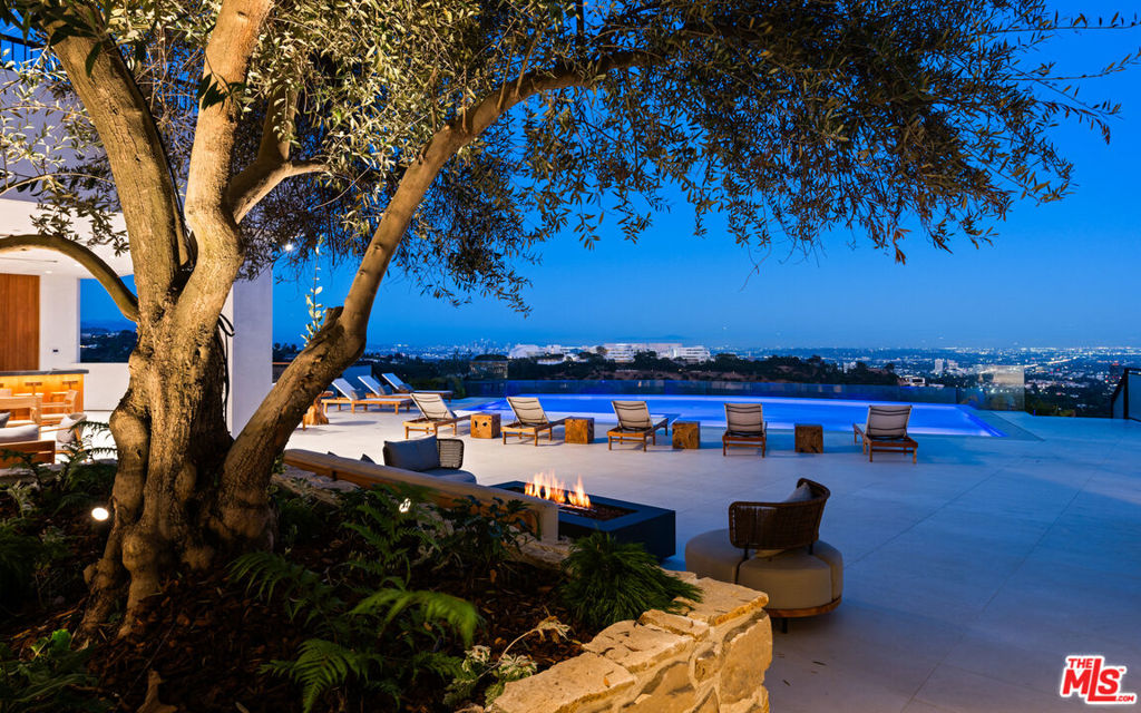 MLS #25570957 img 14