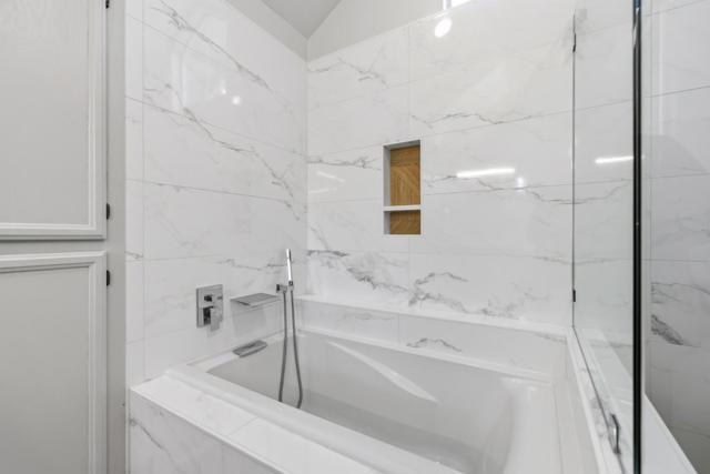 800 Fountain Park Lane, Mountain View CA: https://media.crmls.org/mediaz/303b62a8-53cd-4483-a2a0-3d7a5ad28c1b.jpg