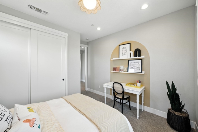 Image 24 of 36 For 4723 Marengo Common