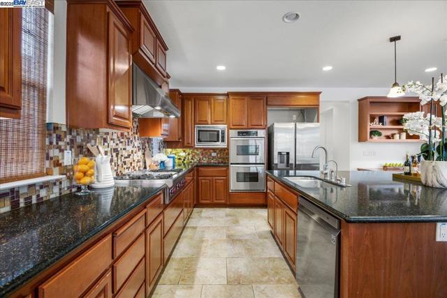 2396 Keats Ln, San Ramon CA: https://media.crmls.org/mediaz/303ddab9-3551-4367-a089-ac6370bb8075.jpg