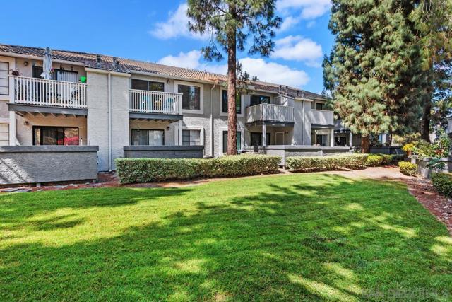 15048 Avenida Venusto, San Diego CA: https://media.crmls.org/mediaz/303e417c-dbe1-4d58-83e0-4b9c6bd74ee6.jpg