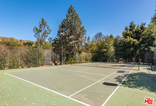 2344 Laguna Circle Drive, Agoura CA: https://media.crmls.org/mediaz/303e5043-c5ec-4917-baa6-3b8726de084a.jpg