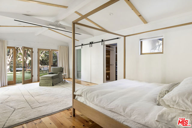 2936 La Castana Drive, Los Angeles CA: https://media.crmls.org/mediaz/303e6214-d7e9-40bc-aae8-32afc098edd7.jpg