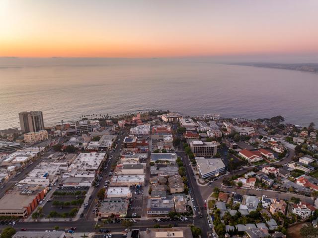 Detail Gallery Image 26 of 27 For 7828 Ivanhoe, La Jolla,  CA 92037 - 2 Beds | 2/1 Baths