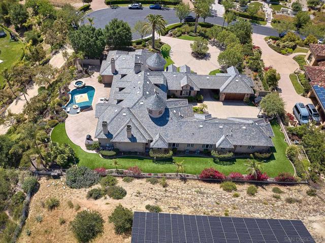 14460 Cheyenne Trl, Poway CA: https://media.crmls.org/mediaz/303efa59-aa0a-49e3-8d5b-11886531059a.jpg