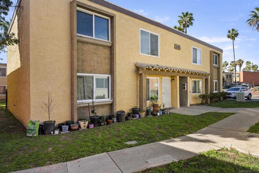 1611 Pentecost Way - photo 2