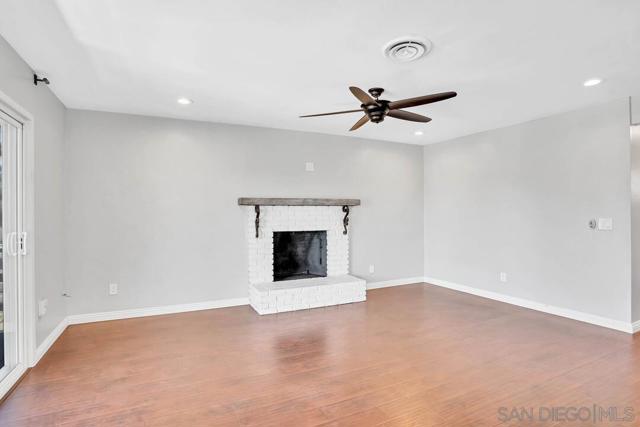8060 Lemon Ave, La Mesa CA: https://media.crmls.org/mediaz/30400e94-b5f5-407e-ba8a-8aa6a73e0691.jpg
