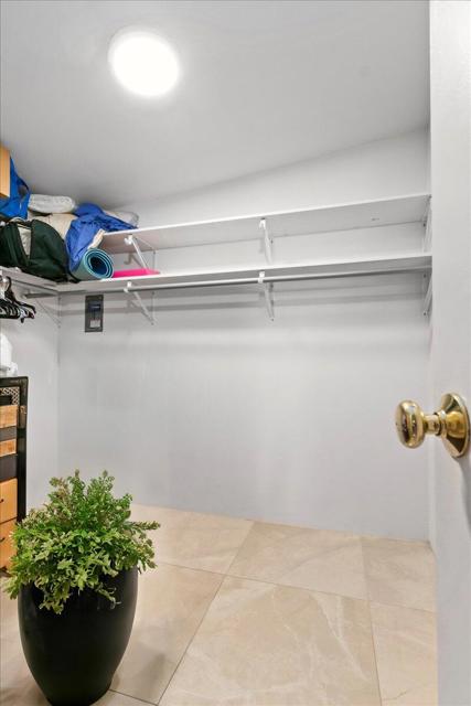 36 Club Circle Drive, Palm Springs CA: https://media.crmls.org/mediaz/30406931-e18f-492b-bdc5-fc9582b4b3df.jpg