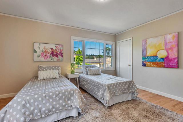 3709 Kenwood Avenue, San Mateo CA: https://media.crmls.org/mediaz/3040cf16-8974-4e89-a0e9-46314ad49f83.jpg