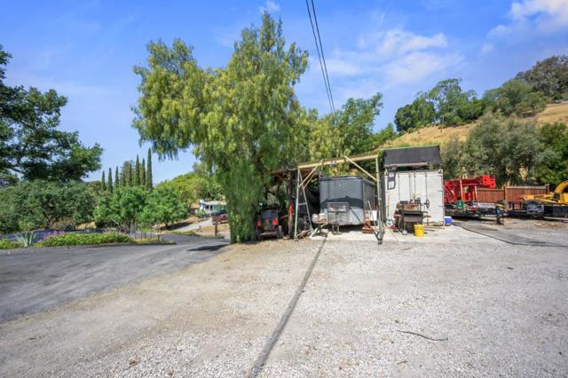 15946 Camino Vista Way, San Jose CA: https://media.crmls.org/mediaz/3040ef85-0681-4921-af65-3d5ad118f30c.jpg
