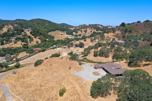 21050 Uvas Road, Morgan Hill CA: https://media.crmls.org/mediaz/30410ad0-f2da-4deb-8f25-2e35bfa87c5a.jpg