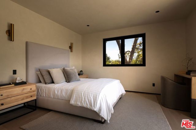 13221 Hesby Street, Sherman Oaks CA: https://media.crmls.org/mediaz/304169f8-f39e-4cb3-a12c-050a84657bea.jpg