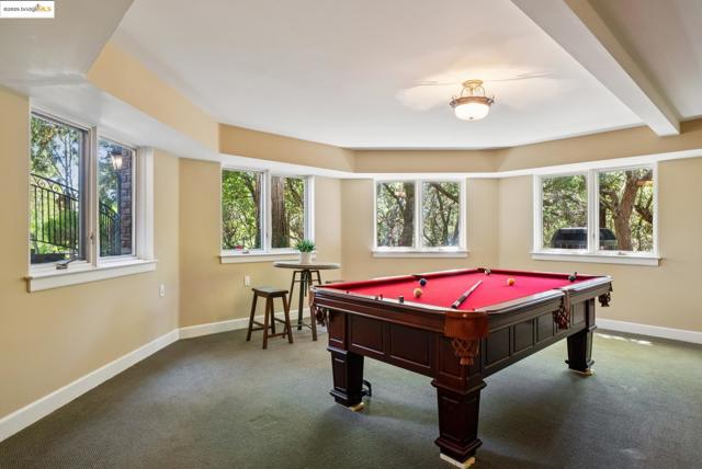 9 Burton Vista Ct, Lafayette CA: https://media.crmls.org/mediaz/304198d4-37f6-4930-98b3-9dbbfb4870b2.jpg