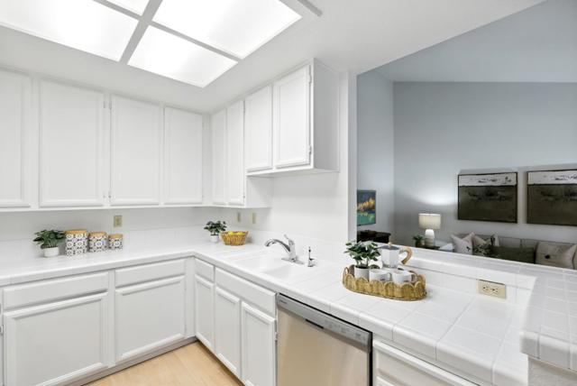 461 Costa Mesa Terrace, Sunnyvale CA: https://media.crmls.org/mediaz/30419f70-1d07-40aa-bda8-db4e3bd6798b.jpg