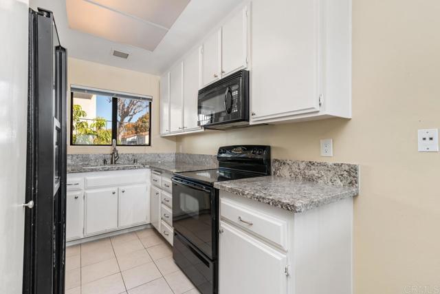 Detail Gallery Image 14 of 27 For 245 Fairlee Ln, Encinitas,  CA 92024 - 2 Beds | 2 Baths