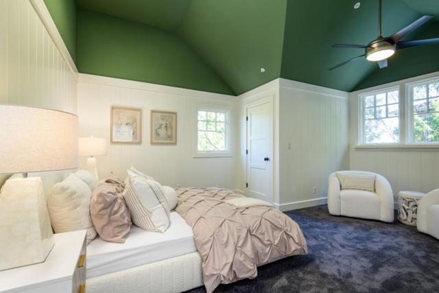 602 Vista Drive, Redwood City CA: https://media.crmls.org/mediaz/3043156a-1a3f-4214-885b-1e5fb41ab464.jpg
