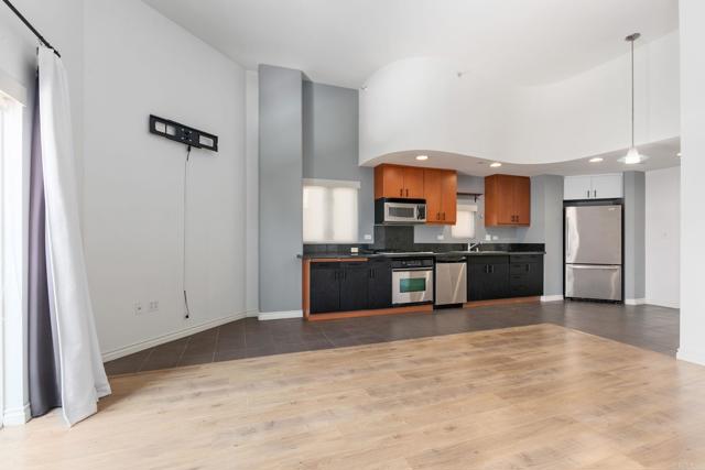 Image 19 of 35 For 550 15th Street 809
