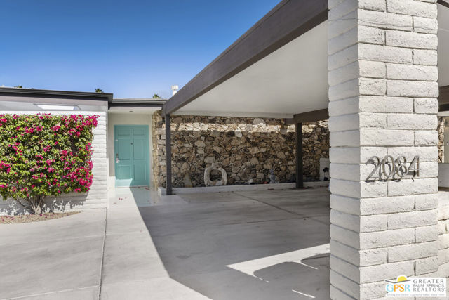 2084 S Lagarto Way, Palm Springs CA: https://media.crmls.org/mediaz/304487ce-d997-48f9-8c94-7ff9a7ac187c.jpg