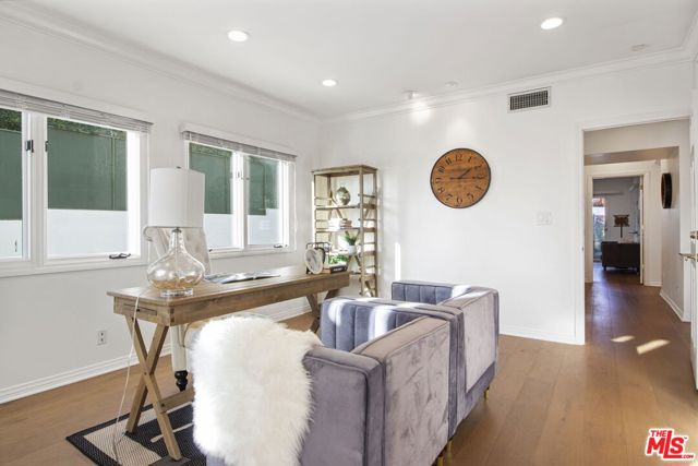 905 Berkeley Street, Santa Monica CA: https://media.crmls.org/mediaz/3045c182-cbde-4ebe-ba92-0c939105ef03.jpg