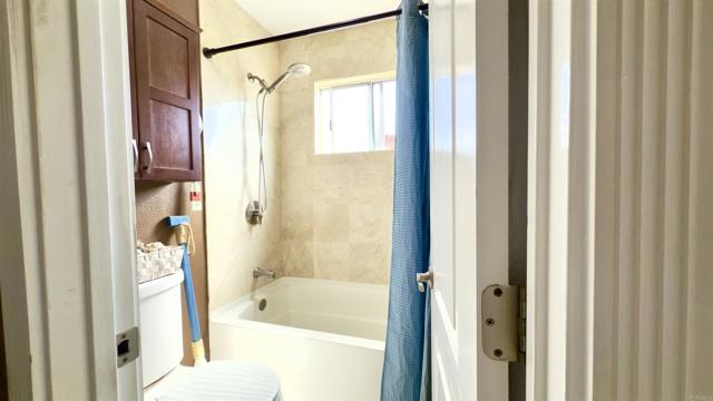 9719 WINTERGARDENS BLVD, Lakeside CA: https://media.crmls.org/mediaz/304666ec-7c55-435a-a260-9c05f58b3a74.jpg