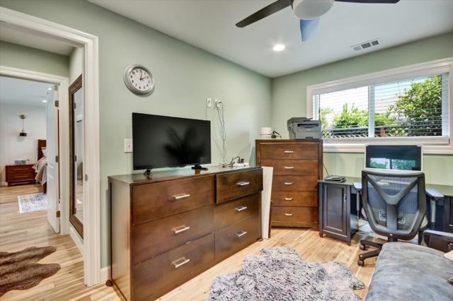 163 Roxbury, Santa Clara CA: https://media.crmls.org/mediaz/30466977-a0e8-45f5-8d87-21177e6f0270.jpg