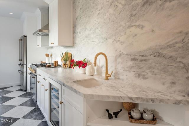 Detail Gallery Image 22 of 69 For 1110 E Mountain St, Glendale,  CA 91207 - 4 Beds | 3 Baths