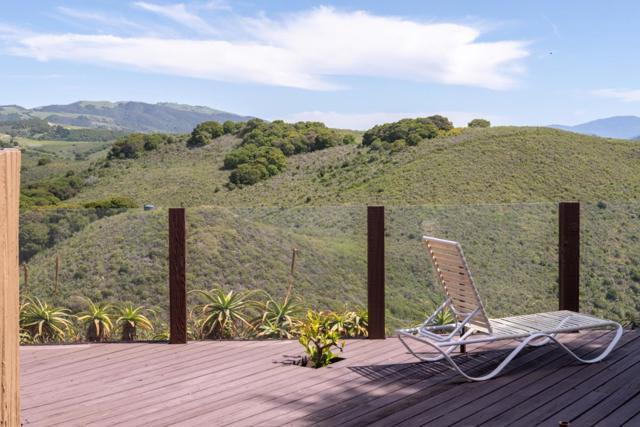 25625 Tierra Grande Drive, Carmel CA: https://media.crmls.org/mediaz/30471367-a960-4e11-a8d4-aac20921b3a1.jpg