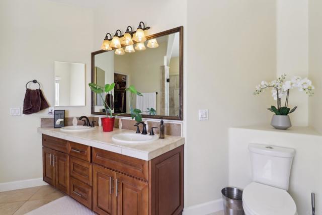 944 Rainbow Crest Road, Fallbrook CA: https://media.crmls.org/mediaz/304855ed-227c-454a-9bf9-351cb1143431.jpg