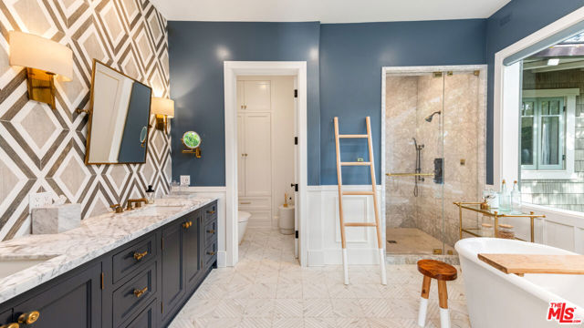 6815 Dume Drive, Malibu CA: https://media.crmls.org/mediaz/30488e92-a215-4e66-9f05-259695b26ba7.jpg