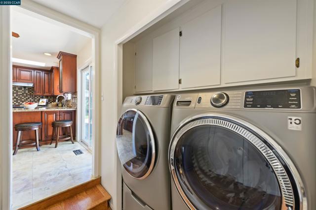 2172 La Salle Dr, Walnut Creek CA: https://media.crmls.org/mediaz/3049c581-6505-478e-8da9-f8f56037778d.jpg