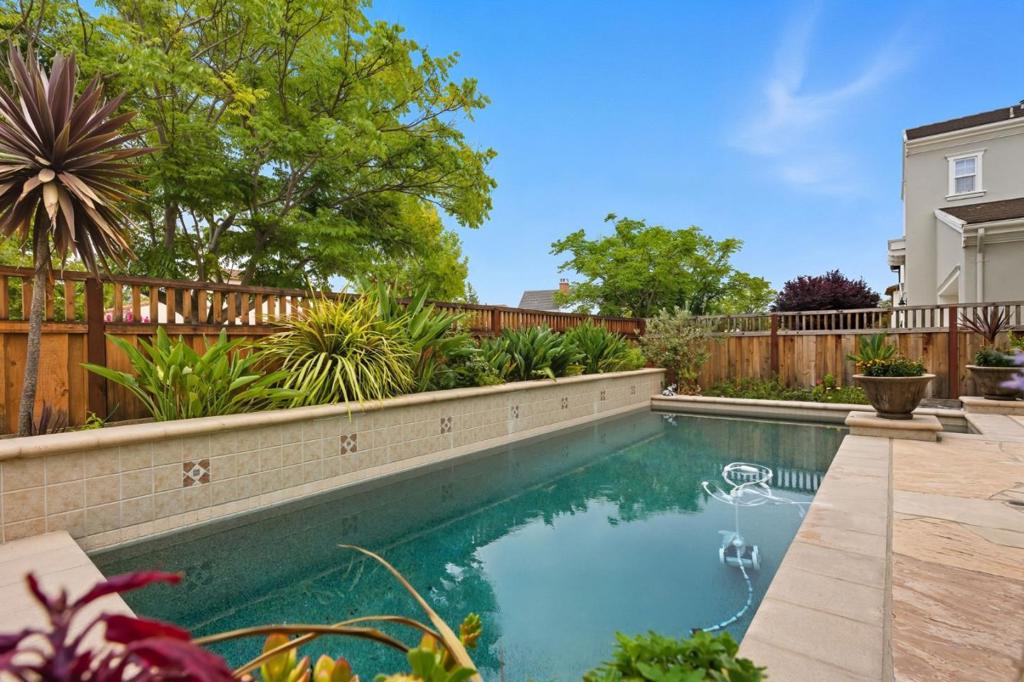 2129 Creekview Drive