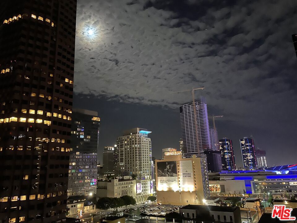 877 Francisco Street #1115