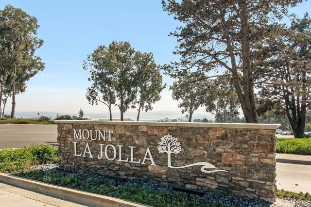 2294 Caminito Castillo, La Jolla CA: https://media.crmls.org/mediaz/304aecae-cc3a-44f5-bd77-563bb31d2ba2.jpg