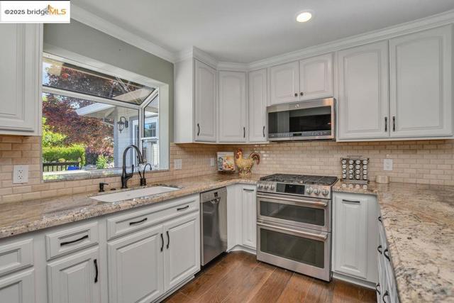 1271 Camino Tassajara, Danville CA: https://media.crmls.org/mediaz/304ba2bd-f04b-41e7-bfd3-b9647d8b5e7c.jpg