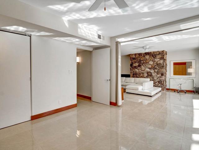 197 W Via Lola #6, Palm Springs, CA 92262