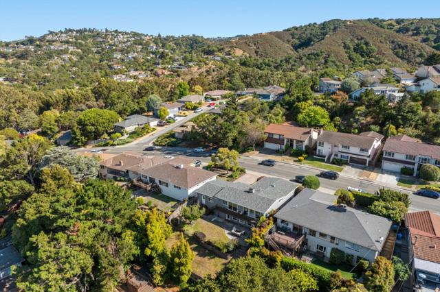 826 W Hillsdale Boulevard, San Mateo CA: https://media.crmls.org/mediaz/304d905e-830c-40b0-9845-51ff2c825a21.jpg