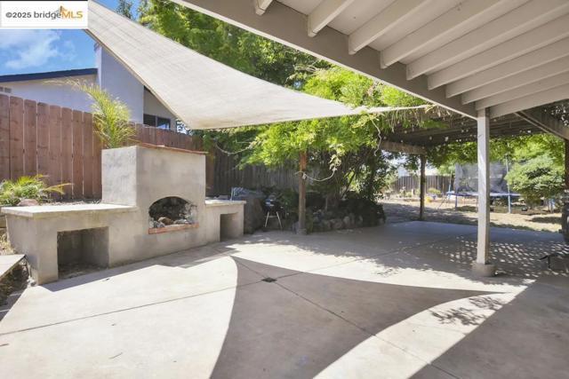 1359 Port Ct, Oakley CA: https://media.crmls.org/mediaz/304dc125-1bd2-4987-9206-992c51224b92.jpg