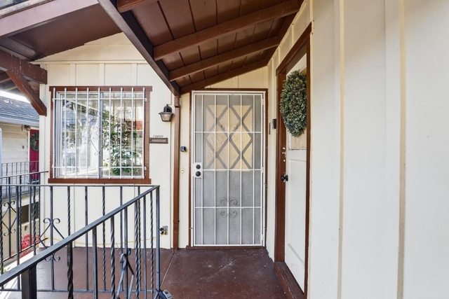 16605 Rolando Ave, Castro Valley CA: https://media.crmls.org/mediaz/304e9350-4a70-4409-a6a0-93a417308646.jpg