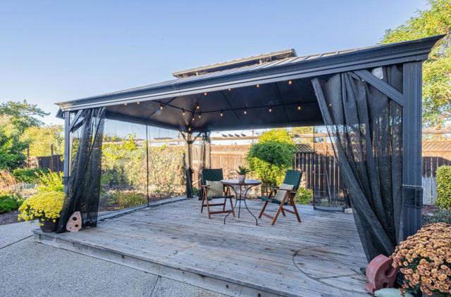 22720 Picador Drive, Salinas CA: https://media.crmls.org/mediaz/304ec741-e022-4f1e-89fe-f9facd134bc1.jpg