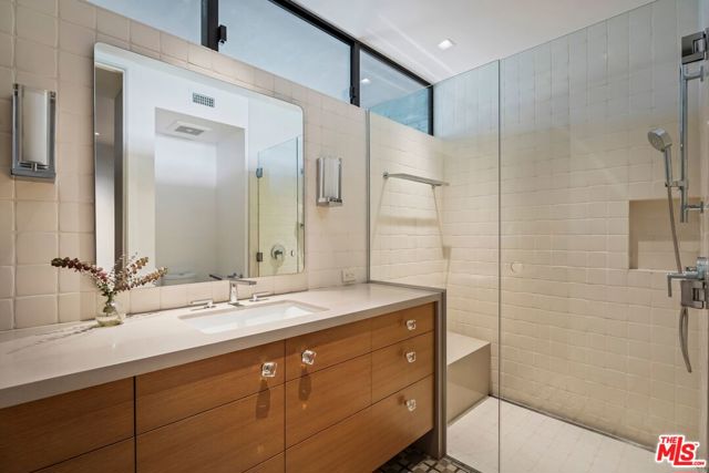 1933 Redcliff Street, Los Angeles CA: https://media.crmls.org/mediaz/304efcb4-b243-4748-a410-2c24a35db829.jpg