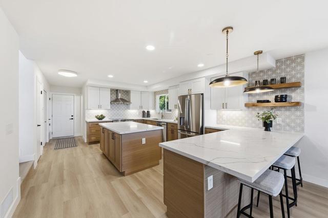 370 Burning Tree Court, Half Moon Bay CA: https://media.crmls.org/mediaz/304f8e52-4ec0-4377-8e2c-465cc9213c0e.jpg