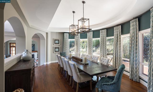 42 Tappan Ln, Orinda CA: https://media.crmls.org/mediaz/304f9178-d054-4511-b0b1-b67525c9e1bc.jpg