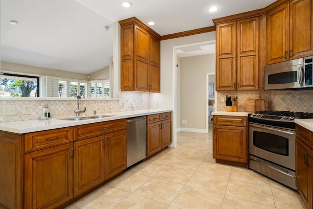 44825 Guadalupe Drive, Indian Wells CA: https://media.crmls.org/mediaz/30503d09-a654-41de-84ce-4e30ec24c866.jpg