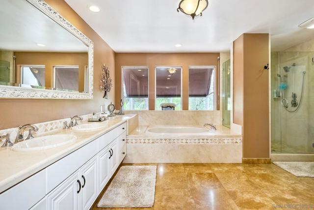 16879 Saint Andrews Drive, Poway CA: https://media.crmls.org/mediaz/3050c51b-e412-4074-ad44-cfd788a1c619.jpg